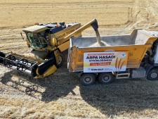 “40 Ton Arpayı Depremzede Çiftçilerimize Ücretsiz Dağıtacağız”